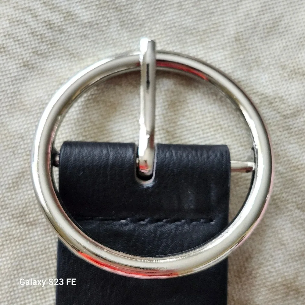 Brandy‎ Melville Belt Women OS Black Vegan  Leather Silver Circle Buckle